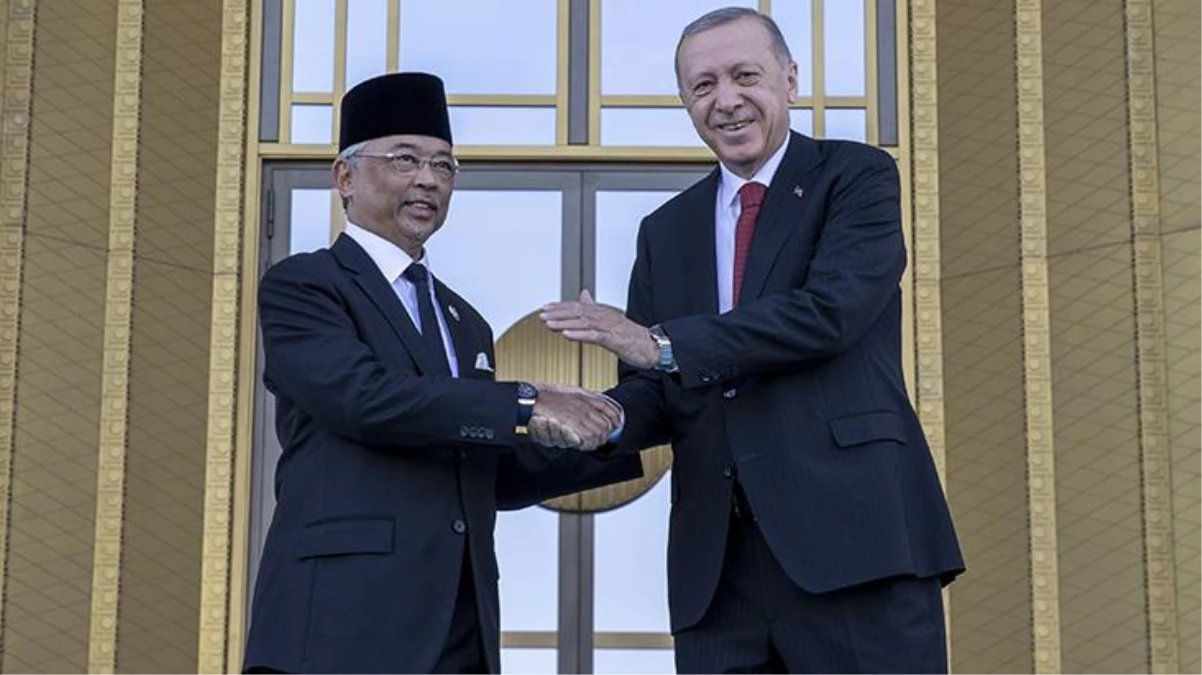 Cumhurbaşkanı Erdoğan, Malezya Kralı Sultan Abdullah Şah\'ı törenle karşıladı