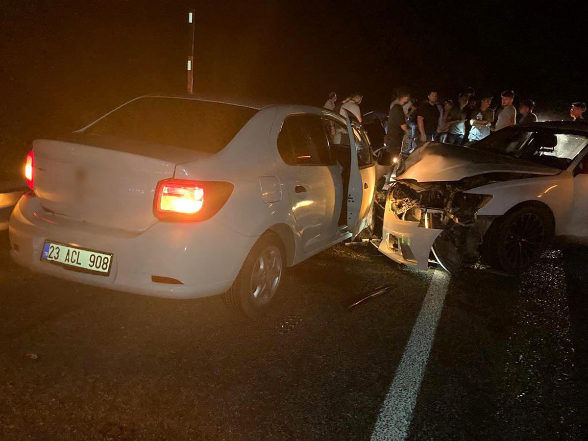 Elazığ\'da trafik kazası: 4 yaralı