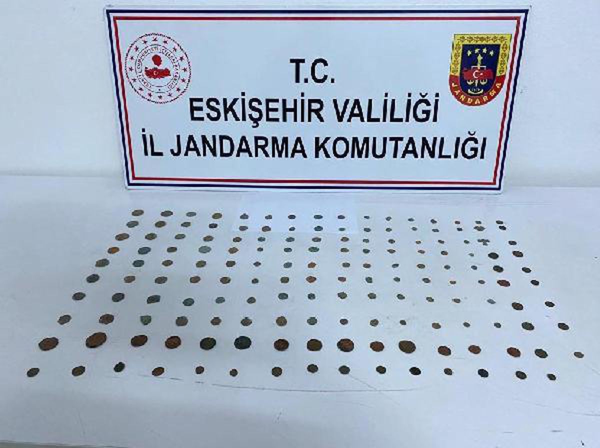 Eskişehir\'de 157 sikke ele geçirildi