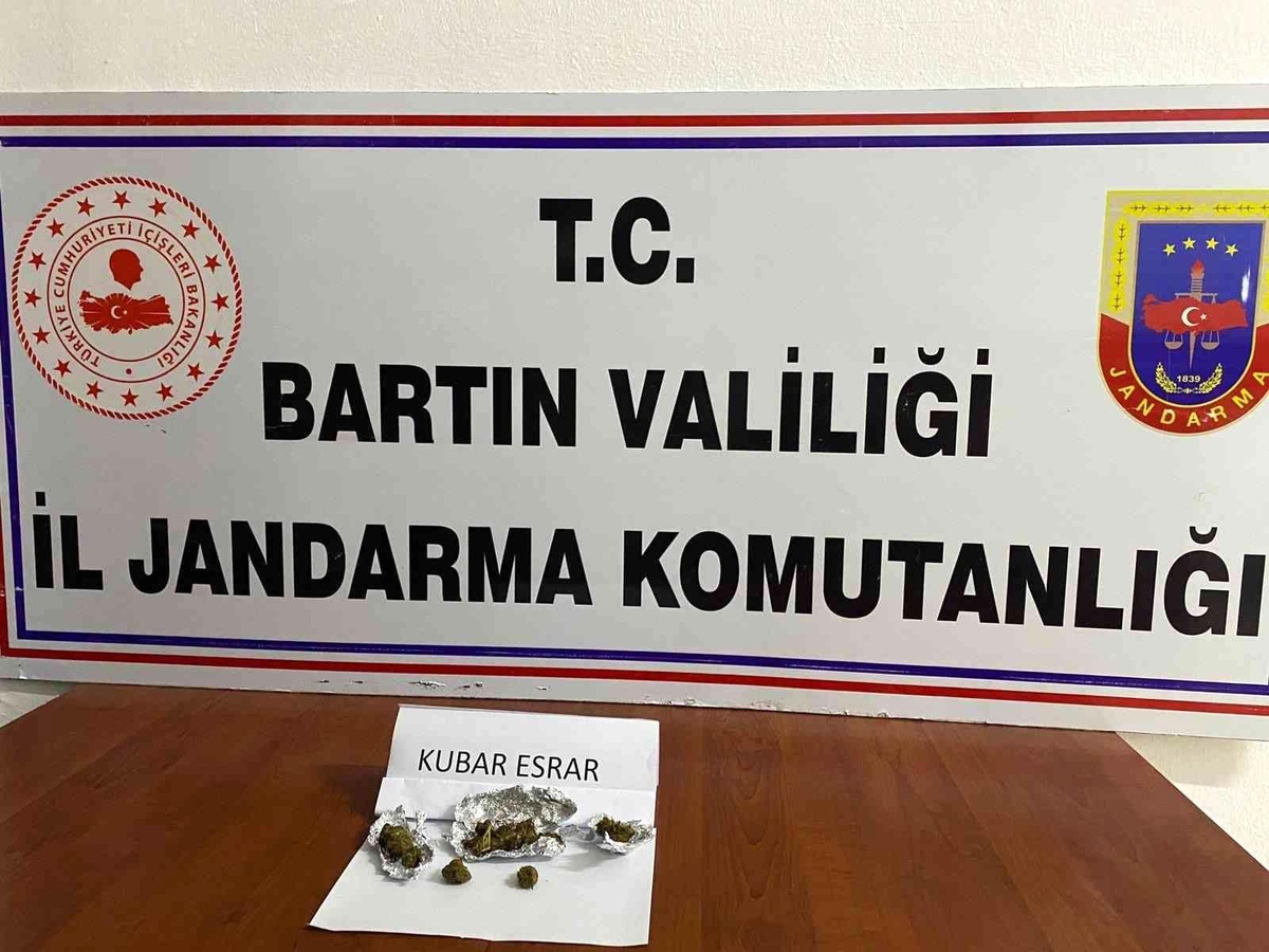 Jandarmadan uyuşturucu operasyonu: 4 gözaltı