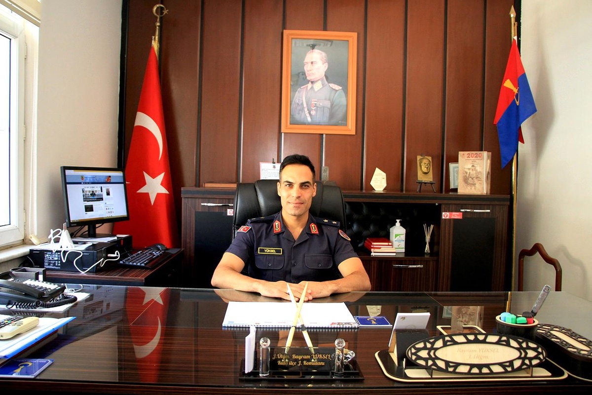 Kula\'nın yeni Jandarma Komutanı Üsteğmen Yüksel göreve başladı