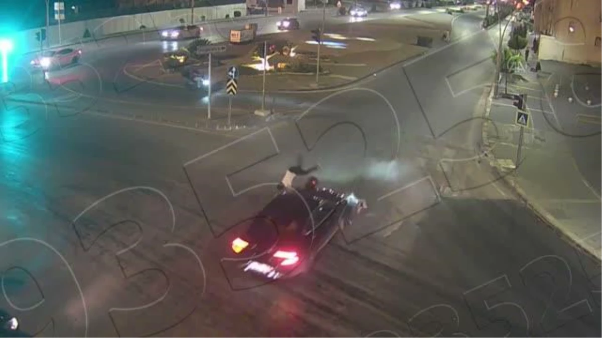 Adana'da motosikletlilerin karıştığı kazalar KGYS kameralarında