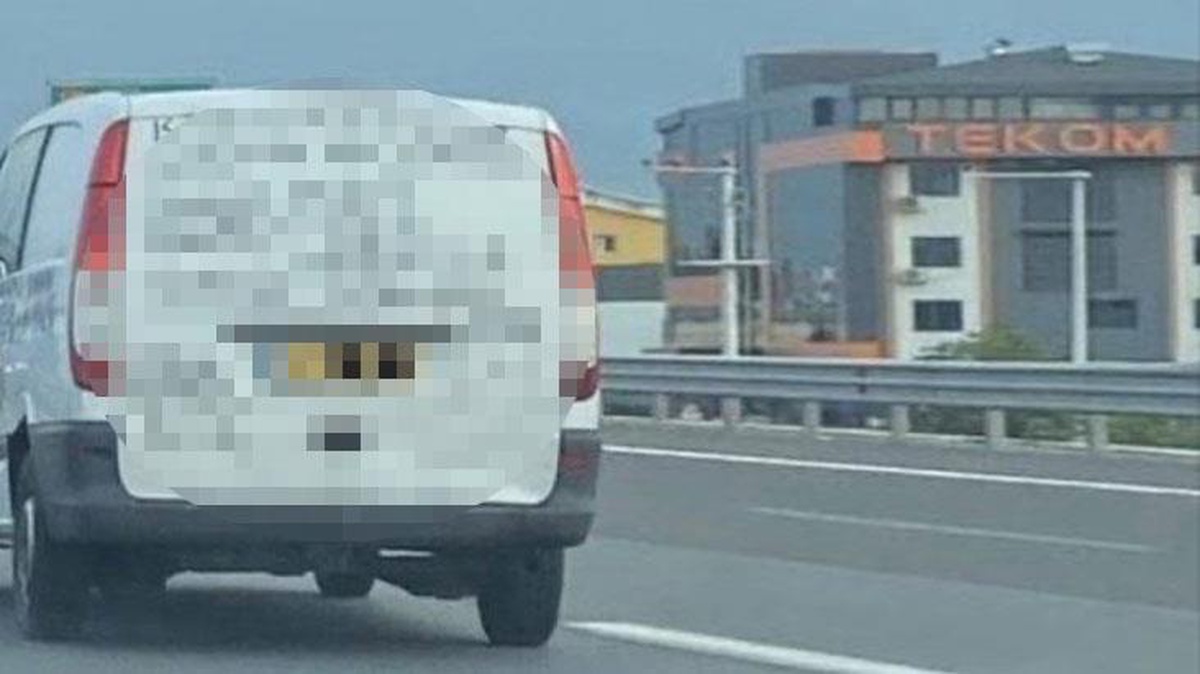 Ordulu gurbetçi arabasının arkasına yazdığı yazı ile isyan etti: Günlük 700 TL\'ye işçi yok