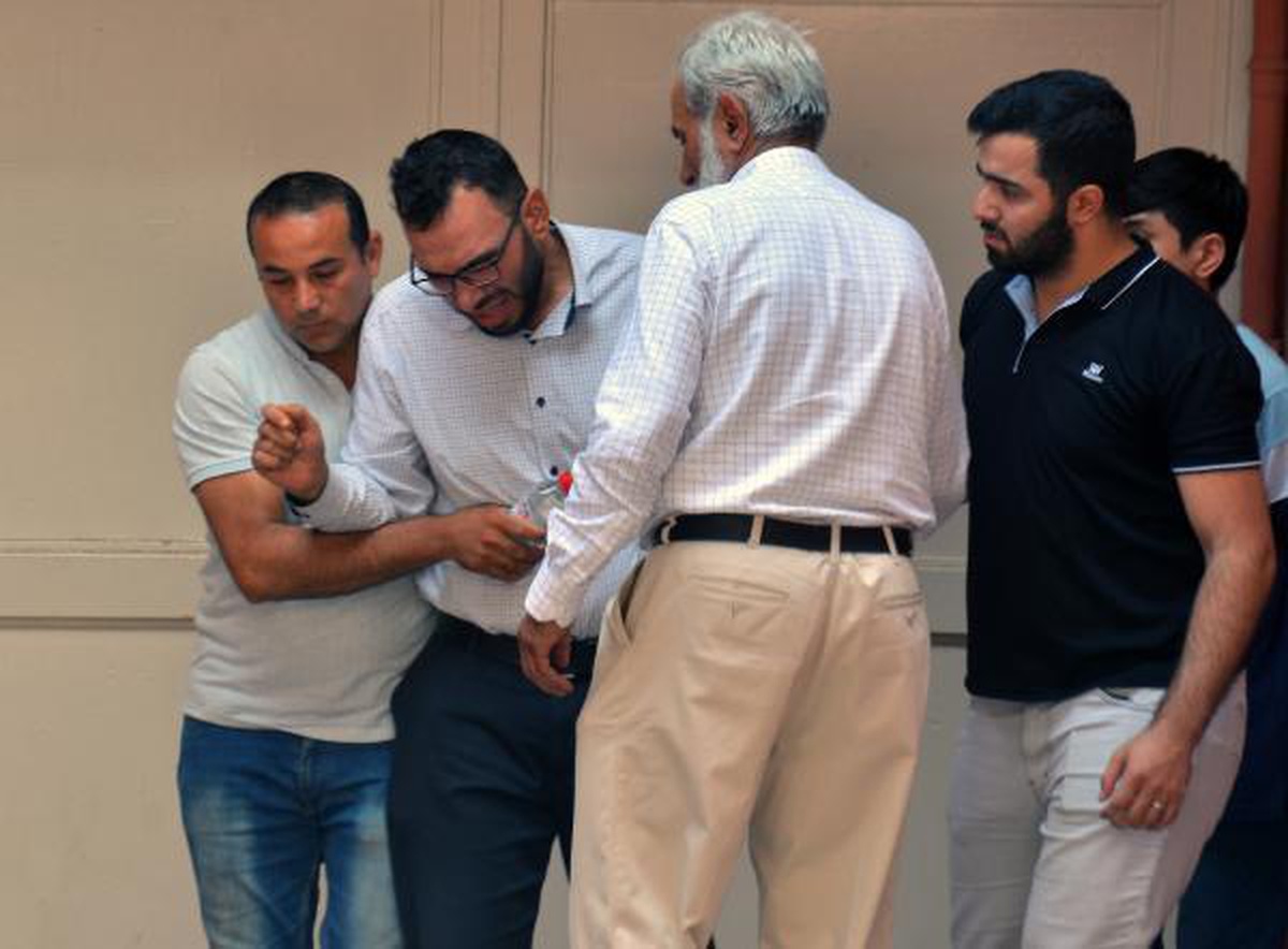 Adana\'da araçta ölü halde bulunan çocuğun babasından kahreden sözler: Uyuyor diye kıyamadım