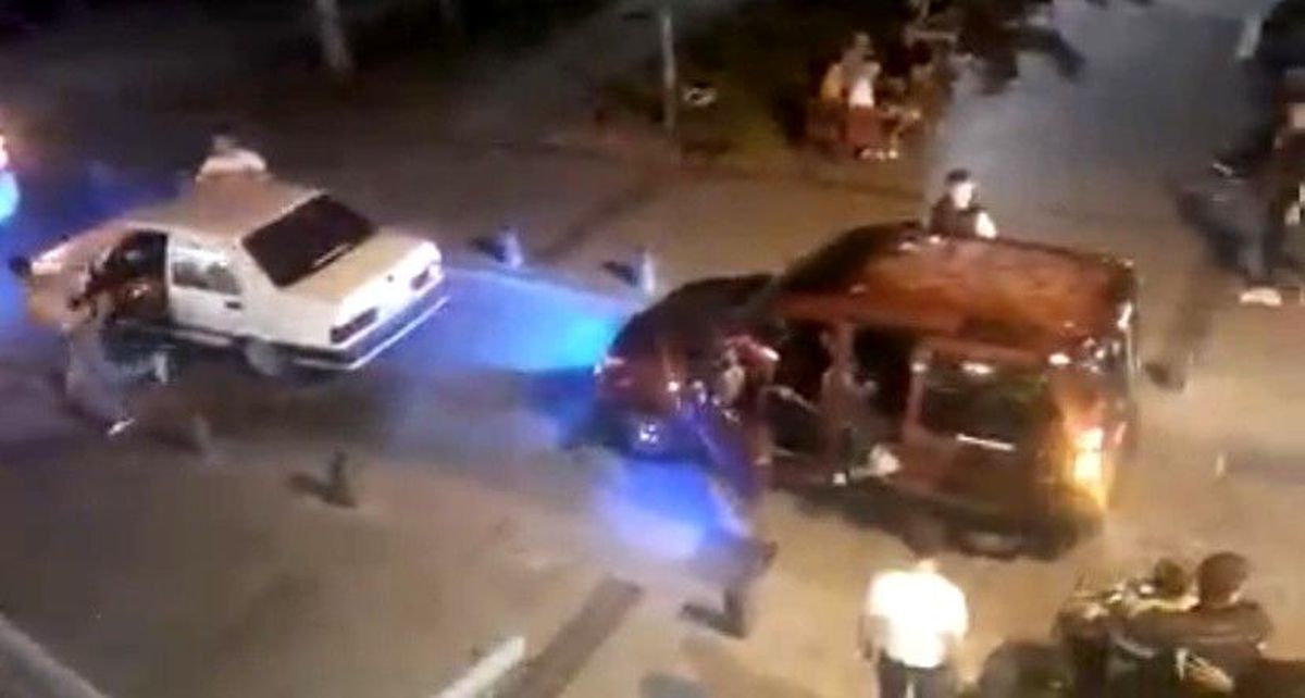 Pendik\'te gençlerin kural tanımayan asker eğlencesi kamerada