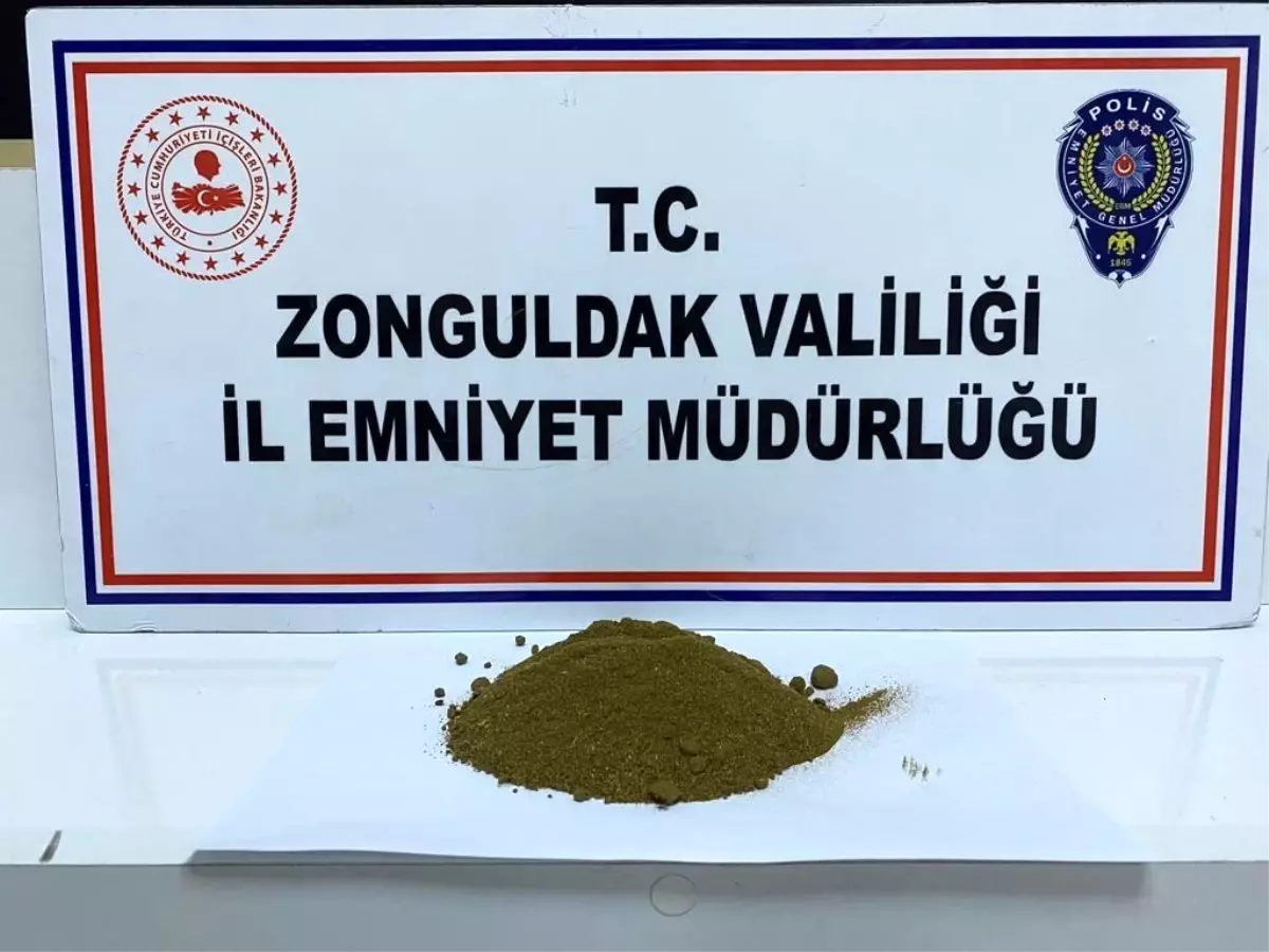 Polis ekiplerinden kaçan uyuşturucu satıcıları yakalandı