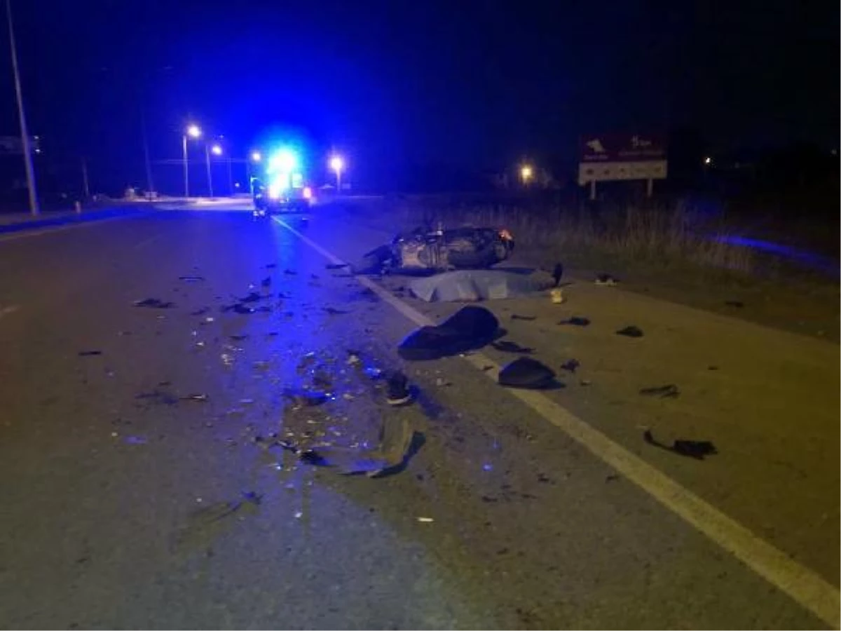 Sakarya\'da motosiklet ile otomobil çarpıştı: 1 ölü, 1 yaralı