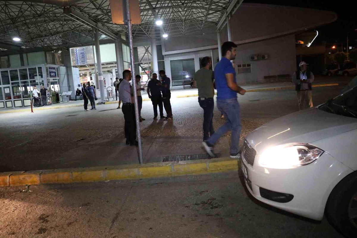 Ticari taksi şoförü tartıştığı sürücüyü karnından bıçakladı