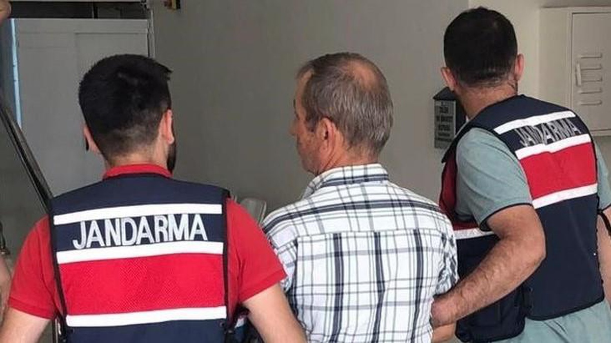 Vali yardımcılığı ve kaymakamlık yapan FETÖ firarisi bağ evinde yakalandı