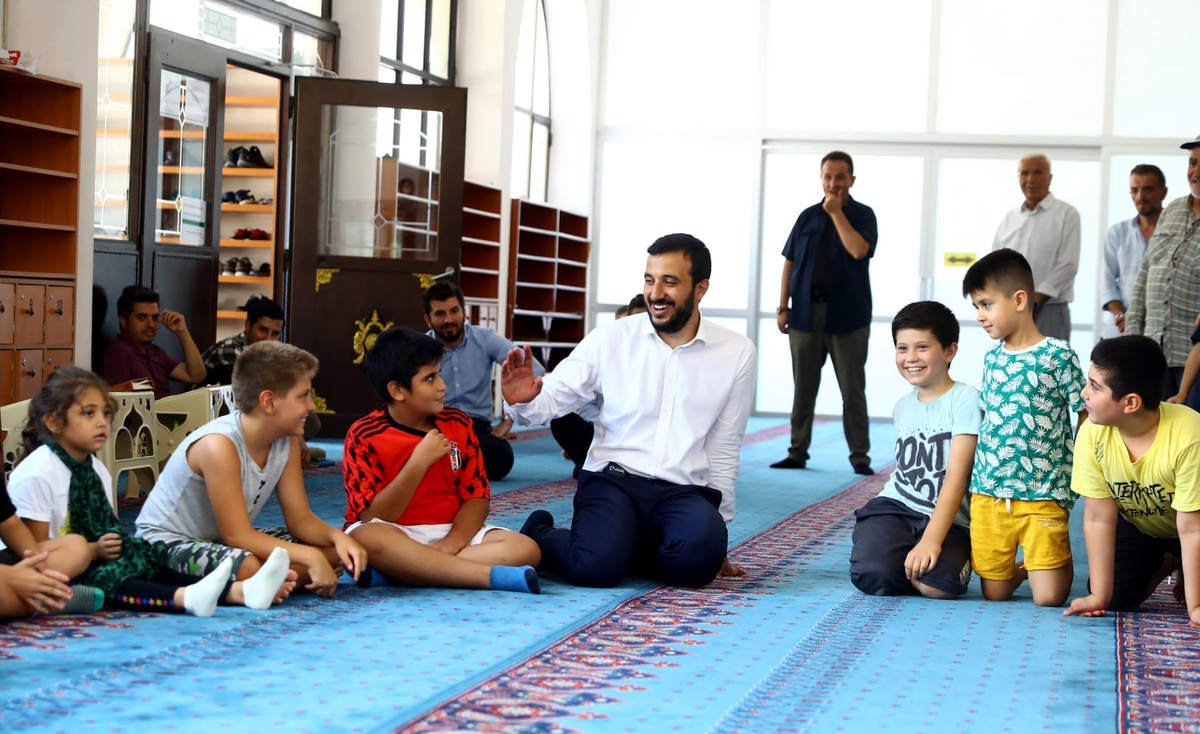 Bağcılar Belediye Başkanı Özdemir, Ataşehir\'de vatandaşlarla bir araya geldi