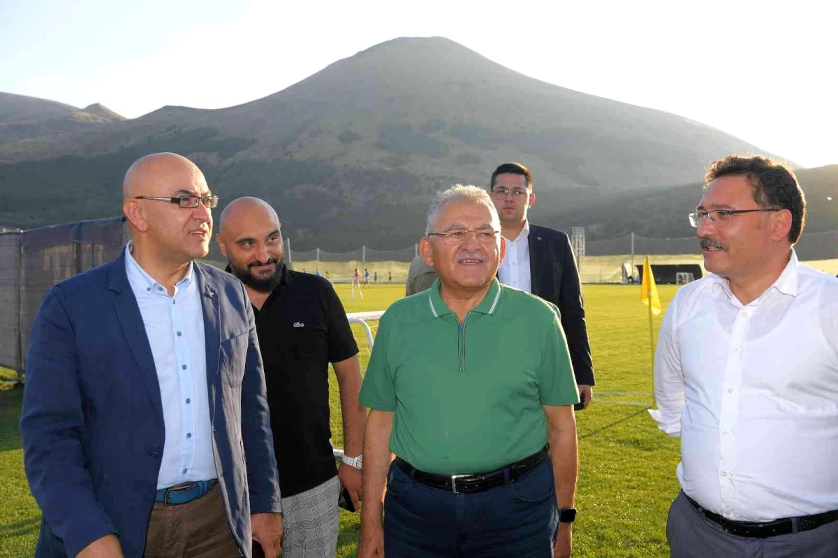 Başkan Büyükkılıç ve Vali Çiçek\'ten Erciyes\'te turizm zirvesi
