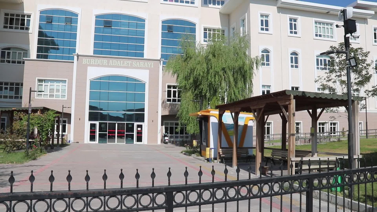 Burdur\'da 12 Yaşındaki Çocuğu Cinsel İstismar Suçlaması ile Yargılanan Sanığa 16 Yıl Hapis Cezası