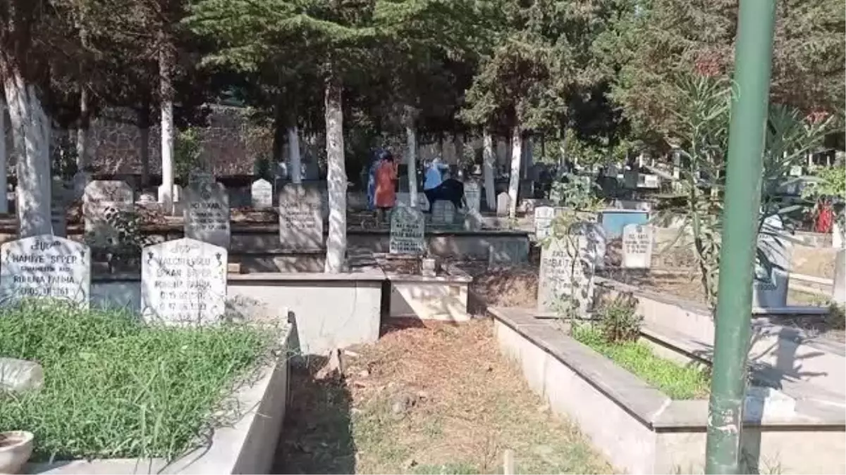 Kocaeli'de depremde hayatını kaybedenler dualarla anıldı