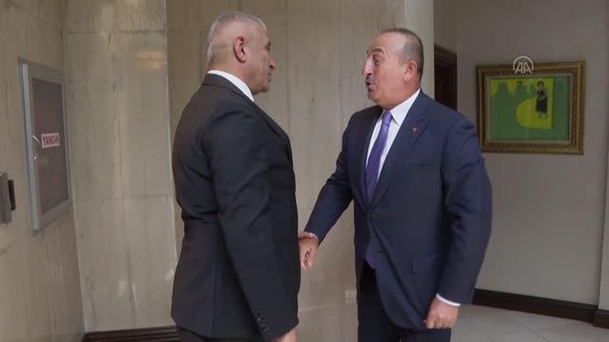 Dışişleri Bakanı Çavuşoğlu, KKTC Çalışma ve Sosyal Güvenlik Bakanı Taçoy ile görüştü