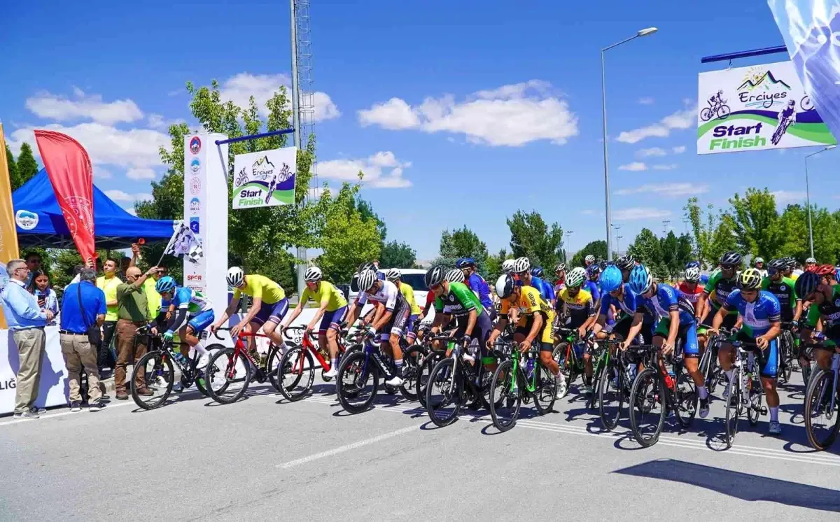 Erciyes\'te Uluslararası Bisiklet Yarışları devam ediyor