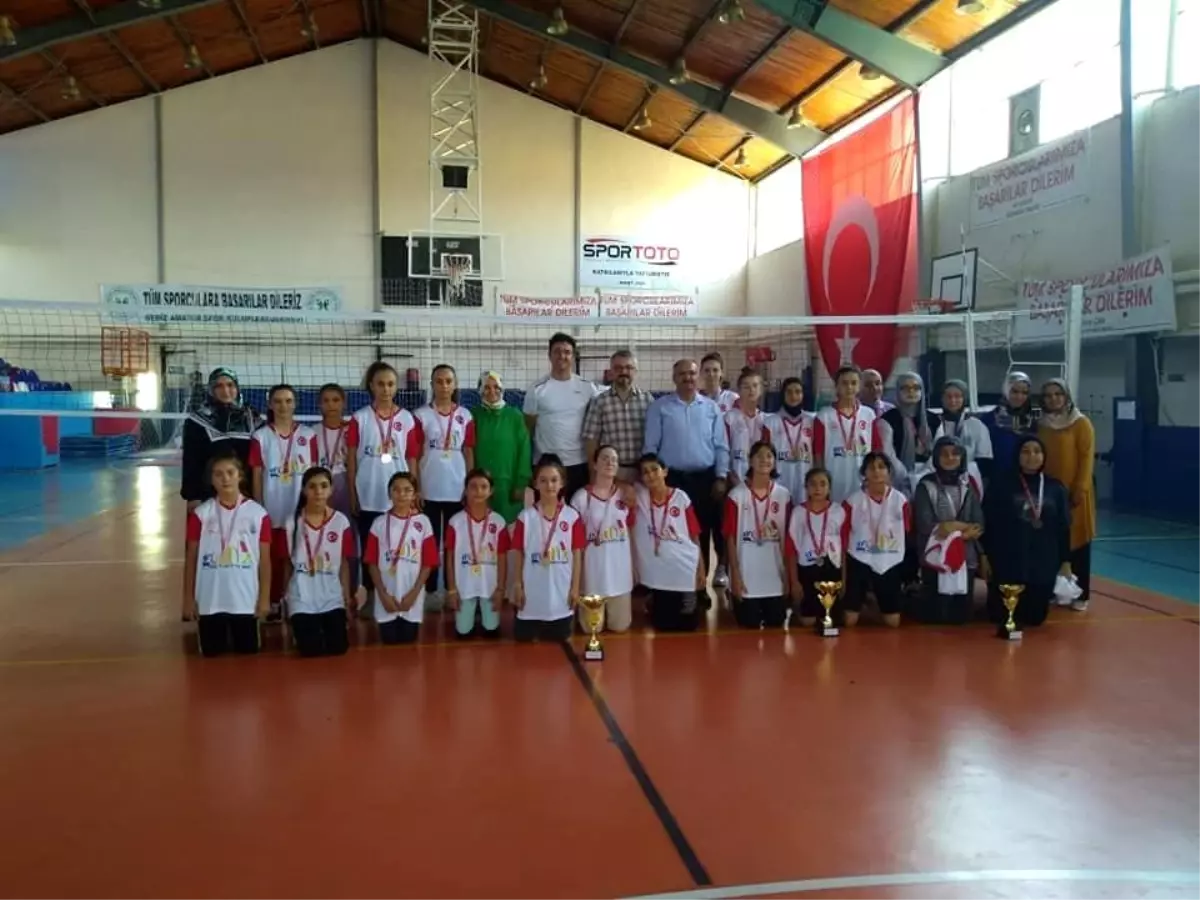 Gediz\'de voleybol turnuvası