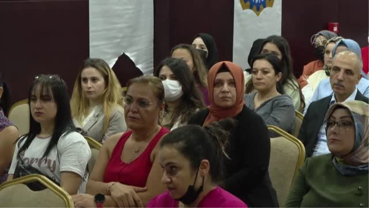 HAK-İŞ Başkanı Arslan, Çalışma Hayatında ve Sendikal Hayatta Kadın Eğitim Programı\'nda konuştu Açıklaması