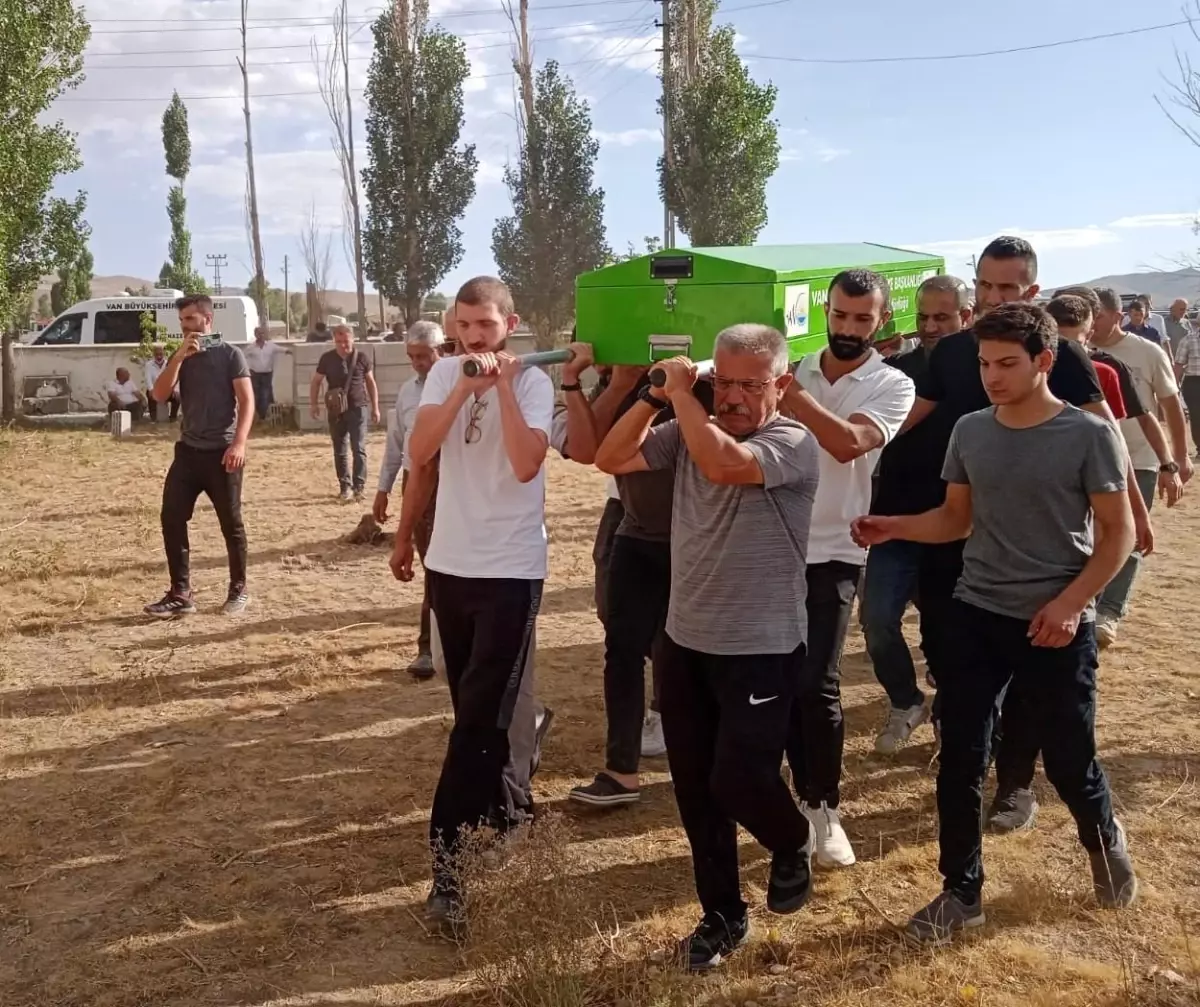 İHA Van Bölge Müdürü Akyüz\'ün acı günü