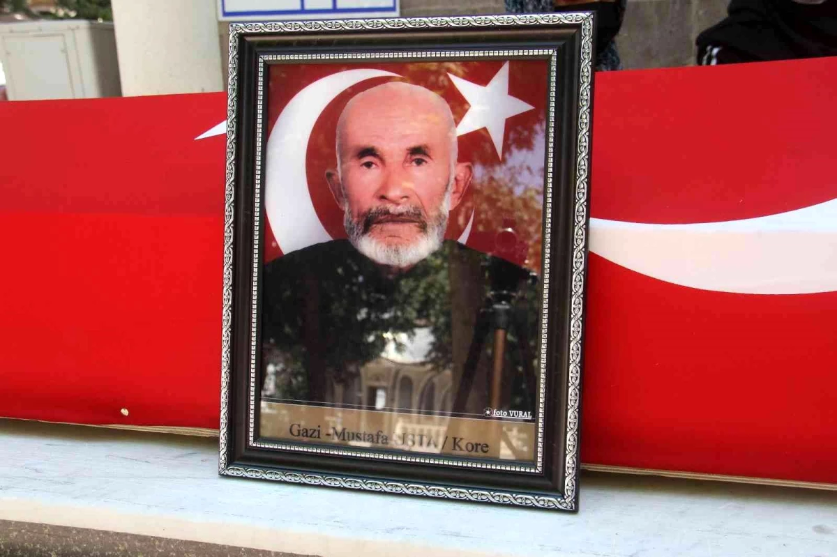 Kore gazisi Mustafa Usta\'nın cenazesi Konya\'da toprağa verildi