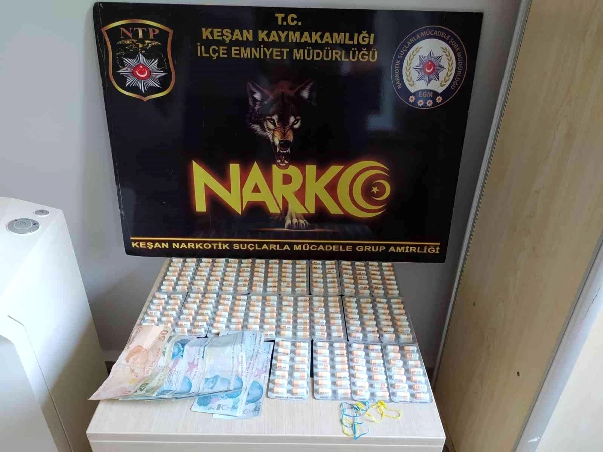 Keşan'da bir evde 280 sentetik ecza ele geçirildi