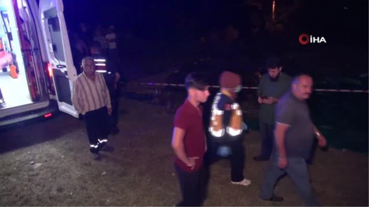 Kocaeli\'de evlerine 50 metre kala traktör devrildi: 1 ölü, 3 yaralı