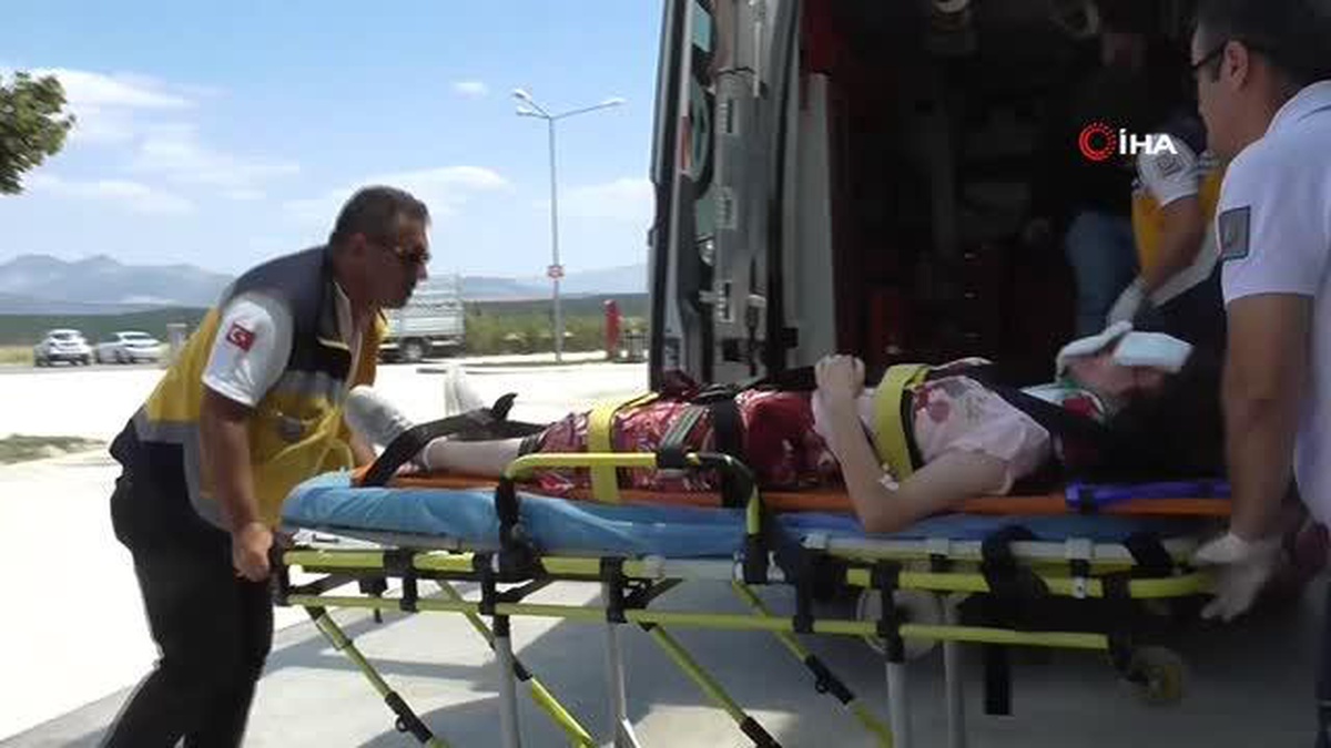 Konya\'da 2 otomobil çarpıştı: 7 yaralı