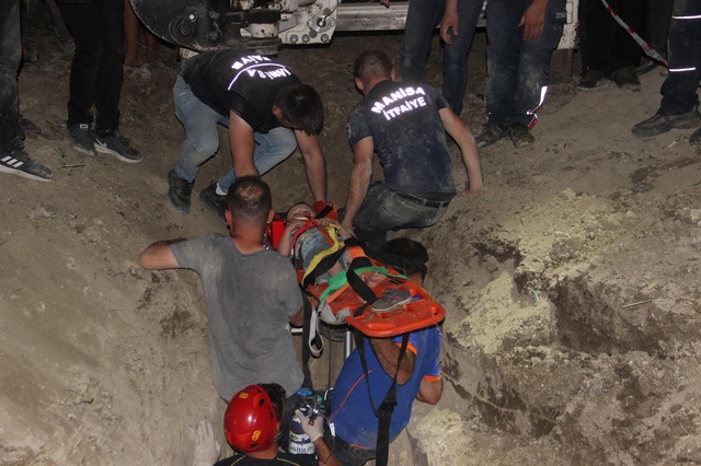 Kuyuya düşen minik Aybars 4 saat sonra kurtarıldı Kuyuya düşen minik Aybars 4 saat sonra kurtarıldı