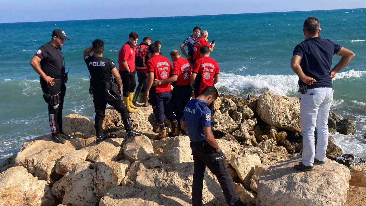 Mersin\'de denizde boğulma tehlikesi geçiren kişi tedavi gördüğü hastanede öldü