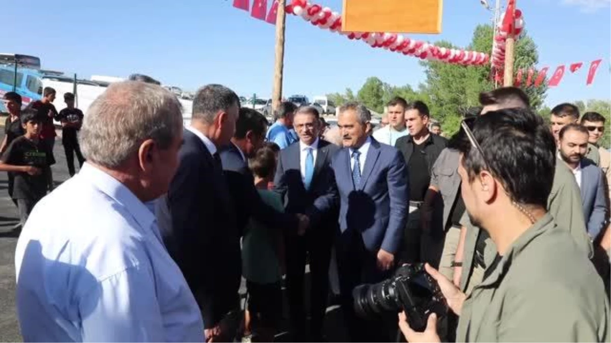 Milli Eğitim Bakanı Özer, Van\'da "Köy Yaşam Merkezi"nin açılışında konuştu Açıklaması