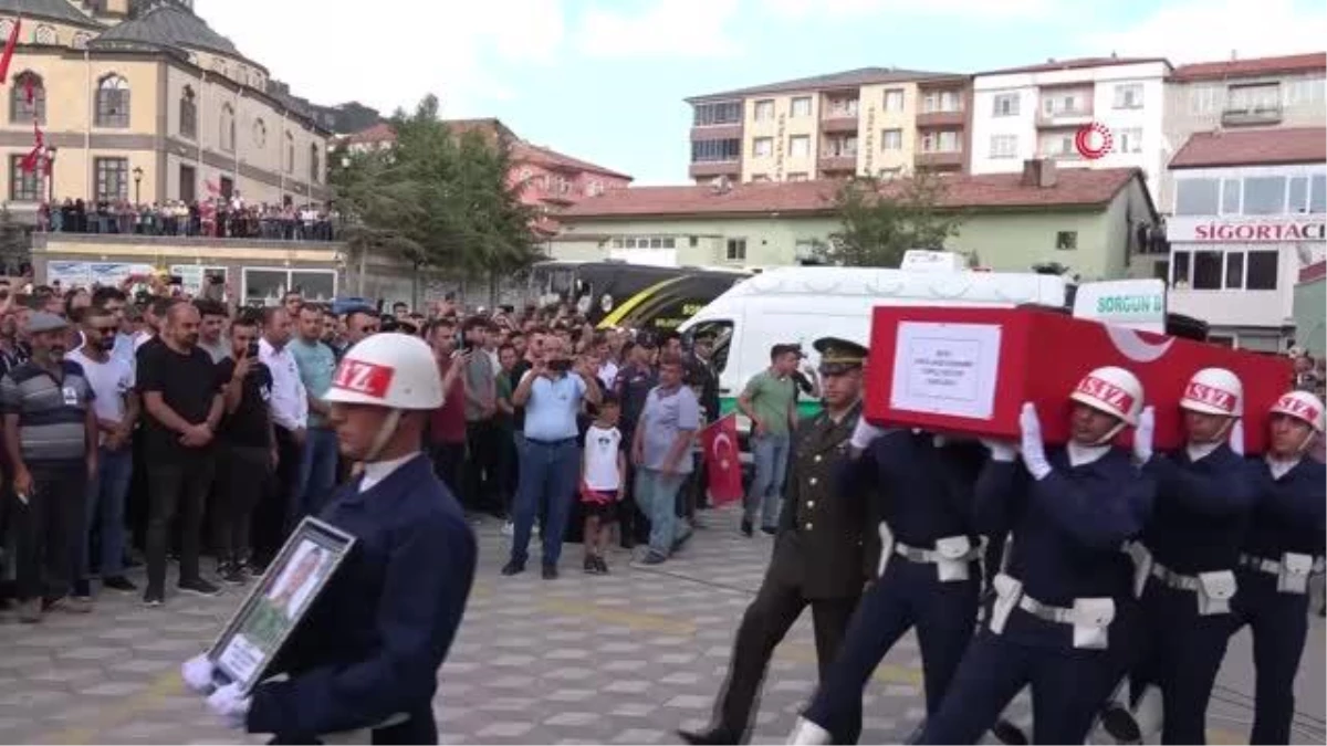 Şehit Özdemir son yolculuğuna uğurlandı