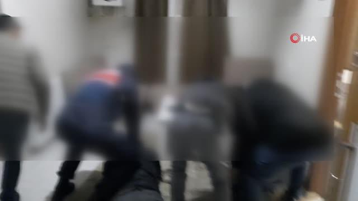 21 ayrı suçtan aranan suç makinesi jandarmanı operasyonuyla yakalandı