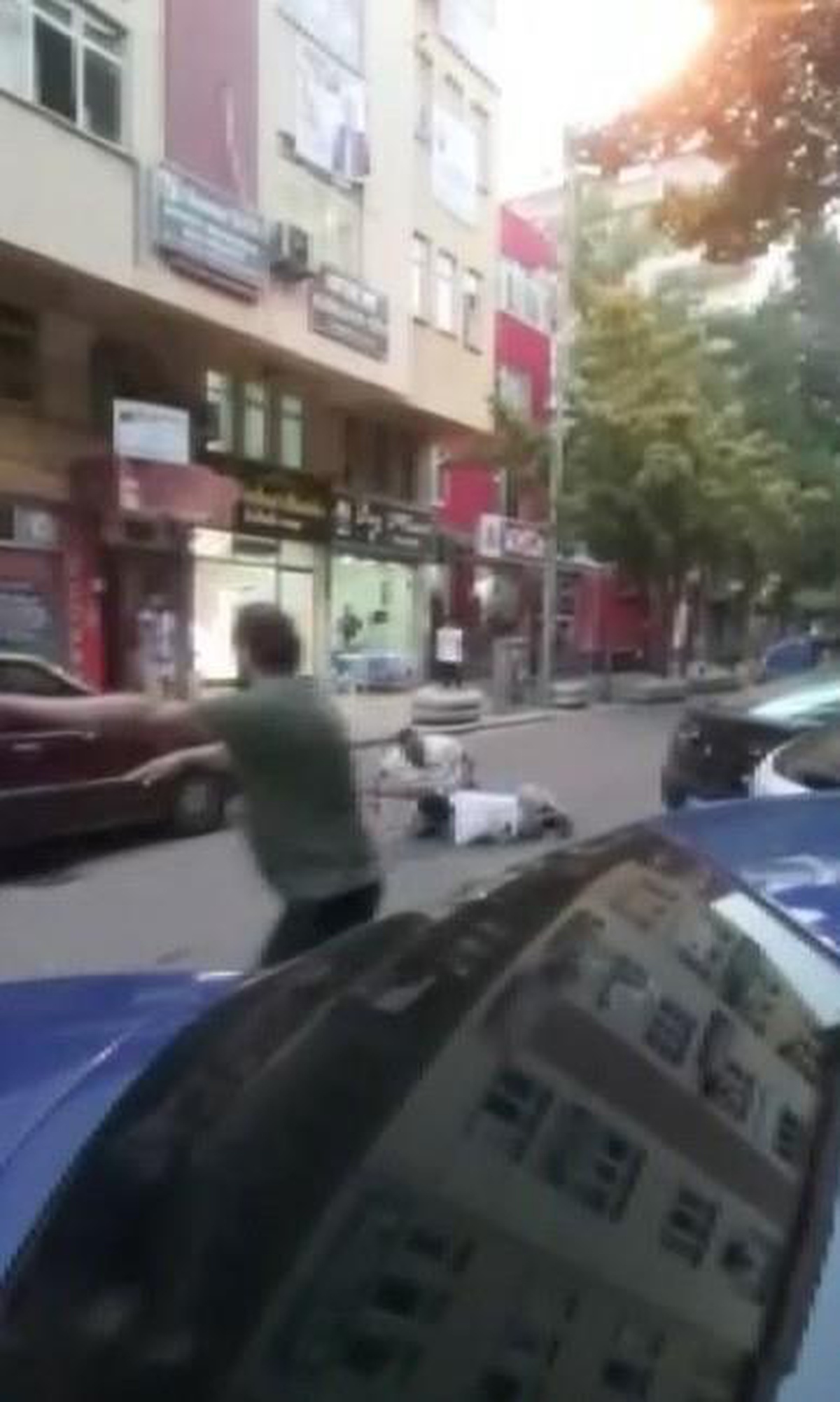 Kahramanmaraş\'ta 1 kişinin yaralandığı silahlı kavga kamerada