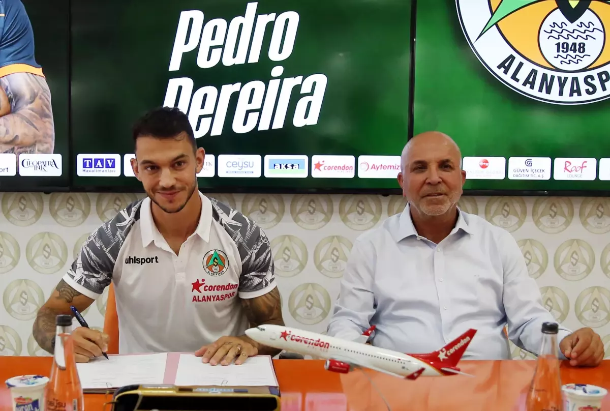 Pedro Pereira 1 yıllığına Corendon Alanyaspor\'da