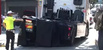 Ataşehir'de feci kaza: Tırın altında 100 metre sürüklenen yaşlı kadın hayatını kaybetti