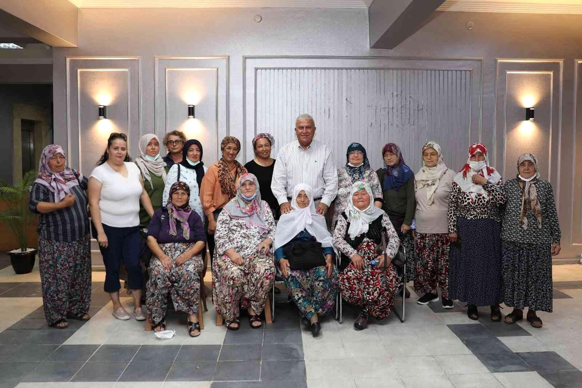 Başkan Atay, JES mücadelesini kazanan kadınları ağırladı