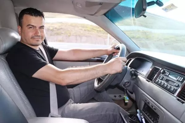 Fransa'da yaşayan gurbetçi, Kayseri'deki köyüne limuzinle gitti