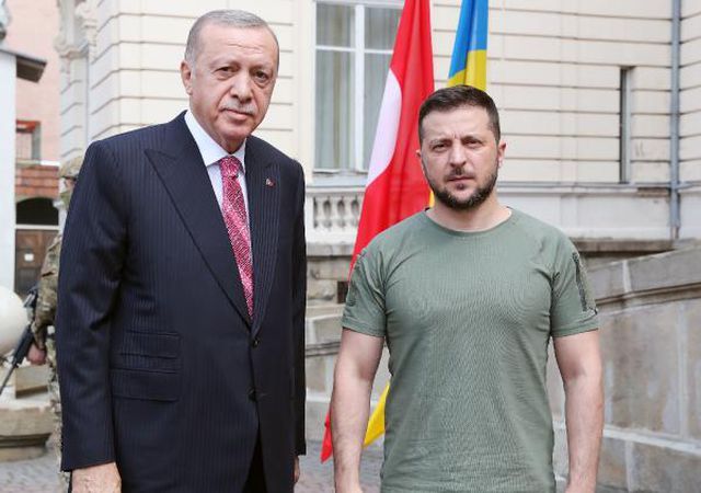 Ukrayna'ya giden Cumhurbaşkanı Erdoğan Zelenski ile buluştu Ukrayna'ya giden Cumhurbaşkanı Erdoğan Zelenski ile buluştu