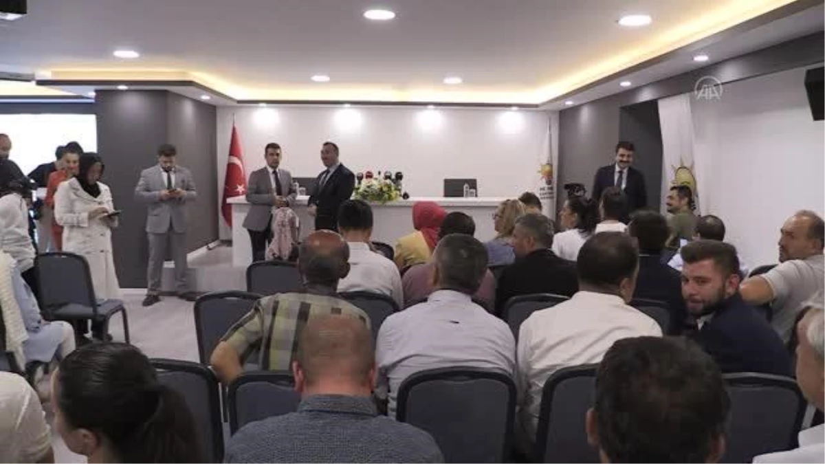Bakan Karaismailoğlu, AK Parti Eskişehir İl Başkanlığında partililerle buluştu Açıklaması