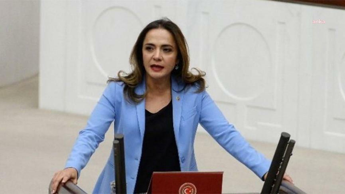 Gamze Akkuş İlgezdi\'den Kapadokya\'daki Yol Çalışmasına Tepki: "Her Güzelliğin Katili Olmaktan Yorulmadınız Mı"