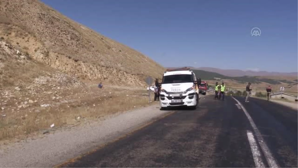 Erzurum\'da iki aracın çarpıştığı kazada 1 kişi öldü, 3 kişi yaralandı