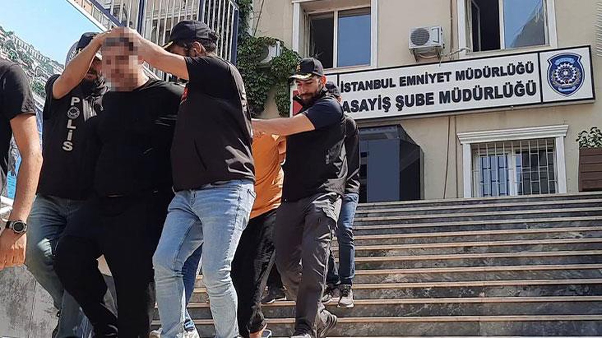 Kız meselesinden araları bozuk olan iki arkadaşın tartışması kanlı bitti