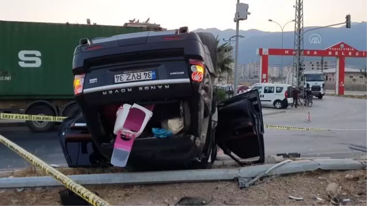 Hatay'da iki otomobilin çarpışması sonucu 5 kişi yaralandı