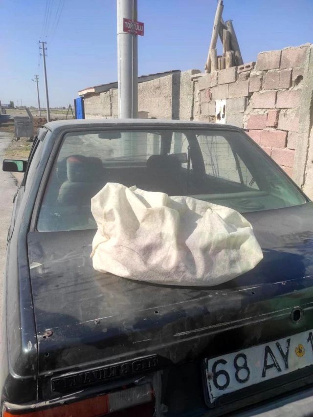 Konya haberi! Konya'da yeni doğmuş bebeği arabanın bagajının üstüne bırakıp terk ettiler