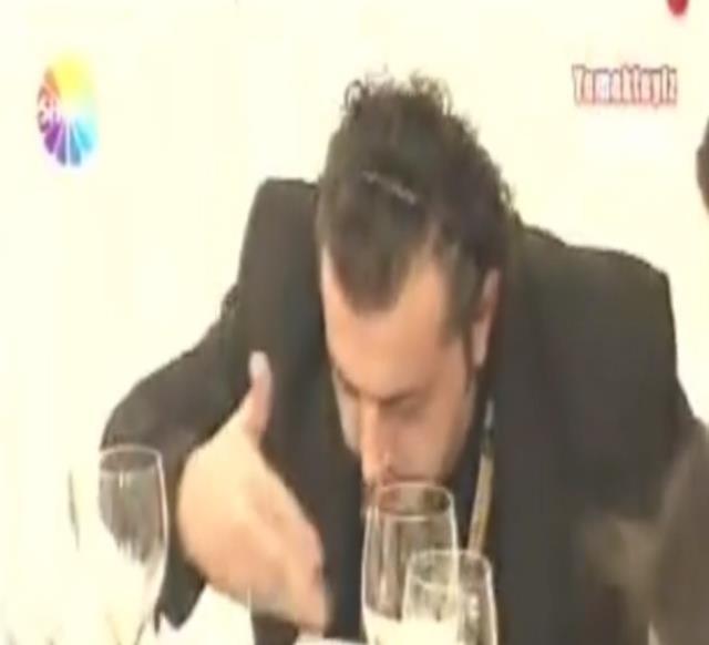 MasterChef Mehmet Yalçınkaya'nın olay görüntüleri! Yıllar önce Yemekteyiz'de yarışmış