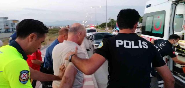 Önce beraber tatile geldiği kadını, sonra kendini bıçakladı Önce beraber tatile geldiği kadını, sonra kendini bıçakladı