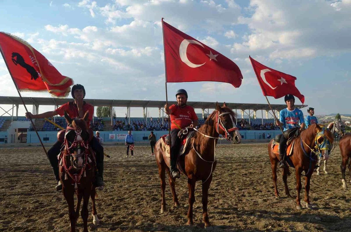 Selendi\'de atlı ciritte çeyrek final maçları başladı