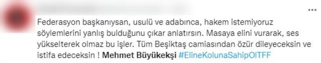 TFF Başkanı Mehmet Büyükekşi'nin basın toplantısında yaptığı hareket ortalığı ayağa kaldırdı TFF Başkanı Mehmet Büyükekşi'nin basın toplantısında yaptığı hareket ortalığı ayağa kaldırdı
