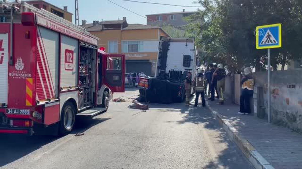 İstanbul\'da tırın altında kalan kadın hayatını kaybetti