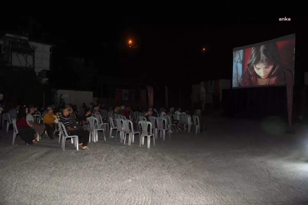 Yenişehir\'de Açık Havada Sinema Keyfi Devam Ediyor