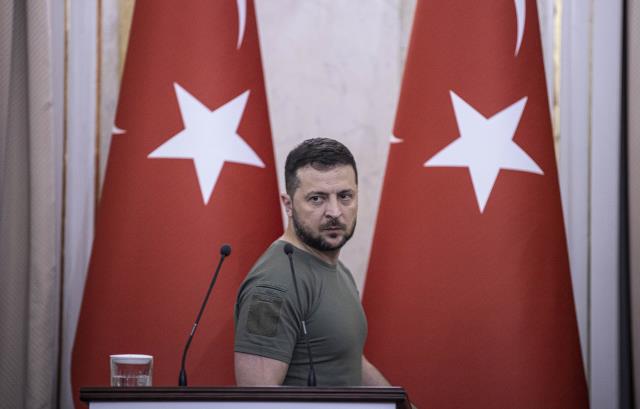 Zelenski, barış müzakerelerinin başlaması için tek bir şart koştu: Rusya, Ukrayna topraklarından çekilmeden mümkün değil Zelenski, barış müzakerelerinin başlaması için tek bir şart koştu: Rusya, Ukrayna topraklarından çekilmeden mümkün değil